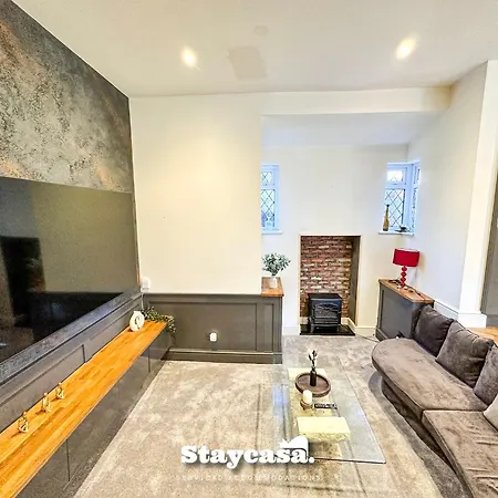 Beautiful Detached Villa - Jacuzzi Bath - Parking Manchester Exterior photo